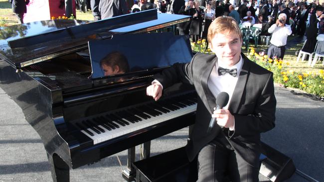 Actor and singer Matthew Manahan. Photo Ewan Leighton / Stanthorpe Border Post