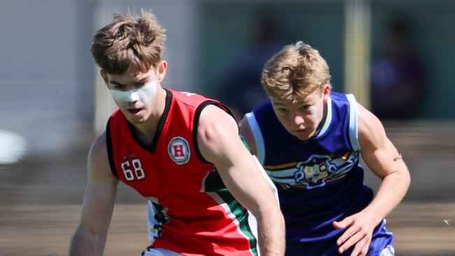 Taj Schofield in action for Henley High in the All Schools Cup preliminary final against Sacred Heart. Picture: Matt Turner.