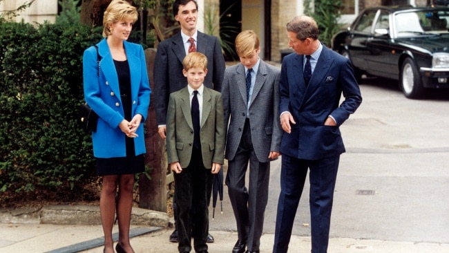 Prince George spotted visitng Prince William’s elite former boarding ...