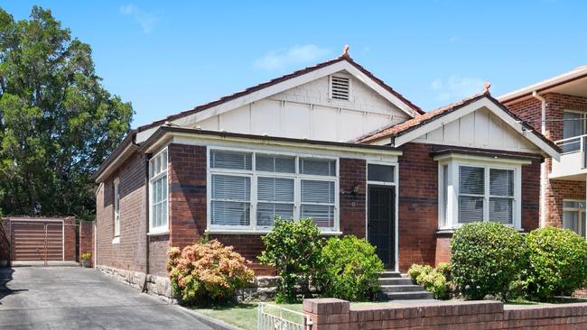 The knockdown home at 6 Poolman Street, Abbotsford was the top notified under the hammer weekend result. Picture - Supplied