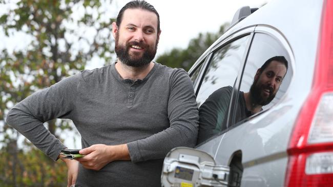 Chris Hombsch wants SA to have the same app interstate motorists can use to know the exact price at every bowser. Picture: Tait Schmaal