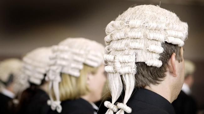 08/02/2004 BACKARCHIVE: Generic - Barristers in robes and wigs at Southport Magistrates Court .