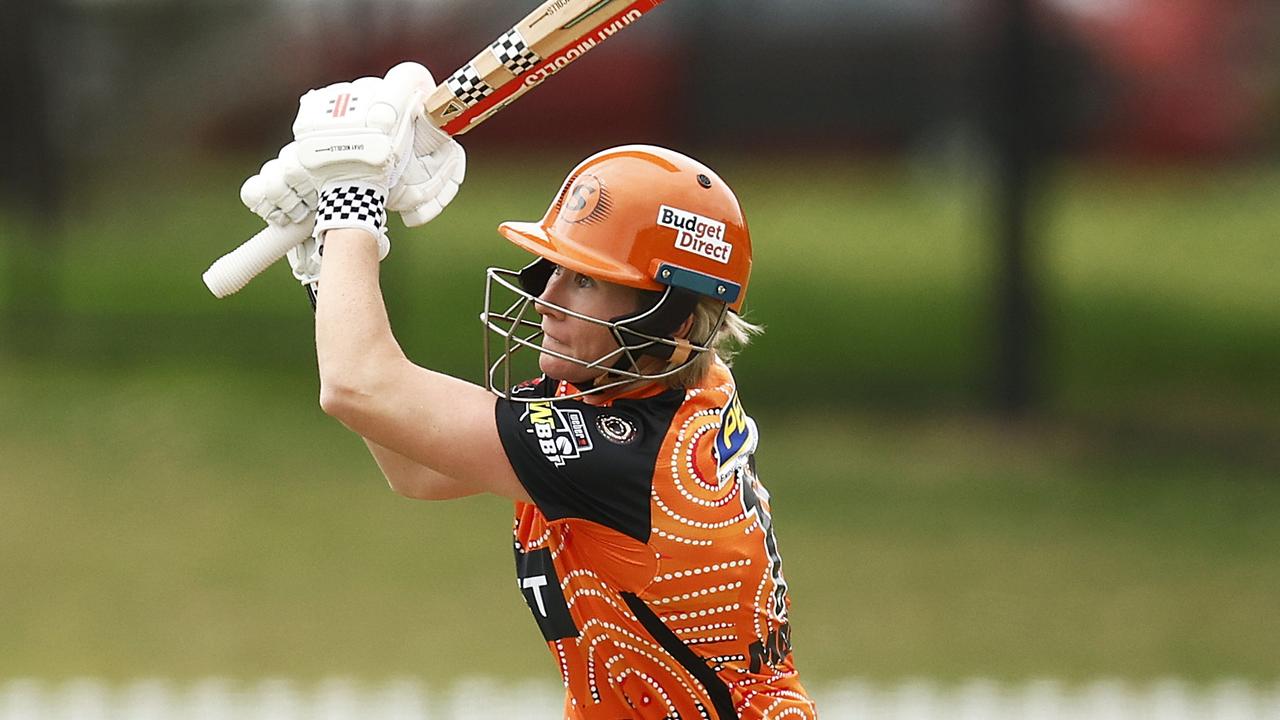 Beth Mooney is the first player to score 4000 WBBL runs. Picture; Daniel Pockett/Getty Images