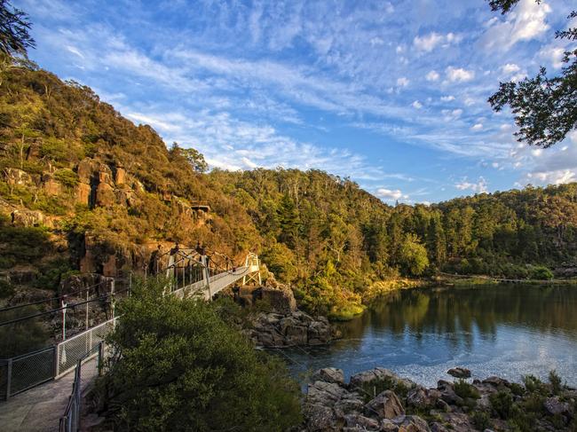 Launceston Cataract Gorge &amp; First Basin. CREDIT: Tourism Tasmania &amp; Rob Burnett