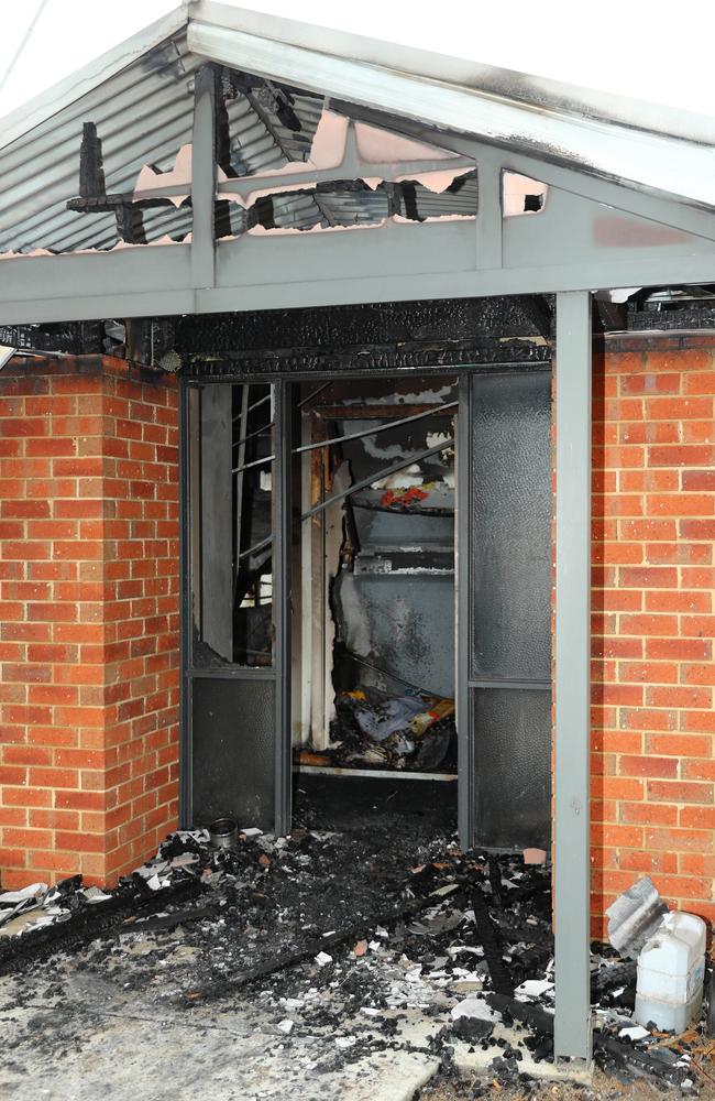 House fire at 17 Burnside Rd Bannockburn. Picture: Alison Wynd