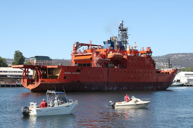 Final voyage out of Hobart for the Aurora Australis. Picture: NIKKI DAVIS-JONES