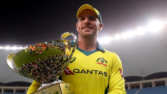 DUBAI, UNITED ARAB EMIRATES - MARCH 31: Aaron Finch of Australia hold the winning trophy after the 5th One Day International match between Pakistan and Australia at Dubai International Stadium on March 31, 2019 in Dubai, United Arab Emirates. (Photo by Francois Nel/Getty Images)