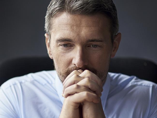 Cropped shot of a mature businessman looking anxious while working in his officehttp://195.154.178.81/DATA/i_collage/pi/shoots/806227.jpg