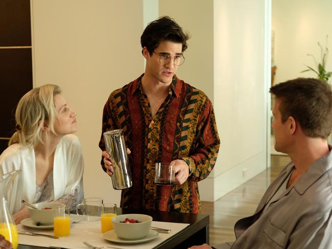 Annaleigh Ashford as Elizabeth, Darren Criss as Andrew Cunanan, Nico-Evers-Swindell as Phil in The Assassination Of Gianni Versace: American Crime Story