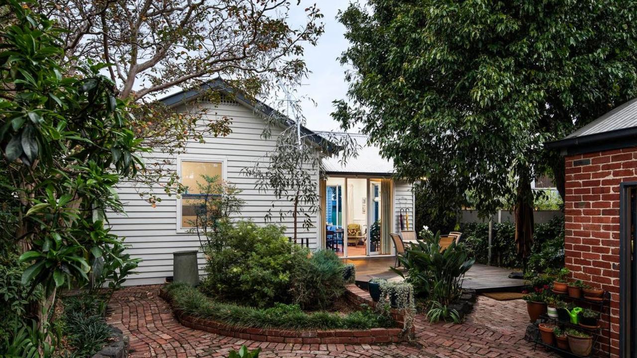 Fitzroy North home collects 0,000 premium at auction