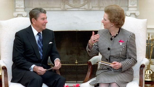 Ronald Reagan meeting with Margaret Thatcher in the Oval Office at the White House in November 1988