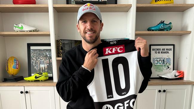 Port Adelaide player Travis Boak signs on for another season at the club for 2024. Picture: PAFC