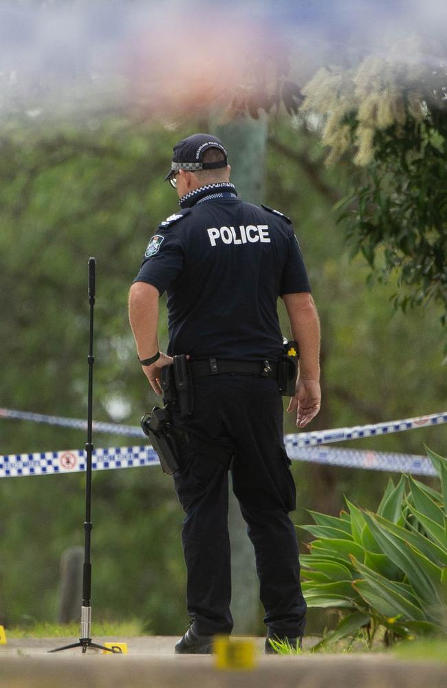 Police at the scene of a fatal stabbing at Underwood. Picture: NCA NewsWire/ Glenn Campbell