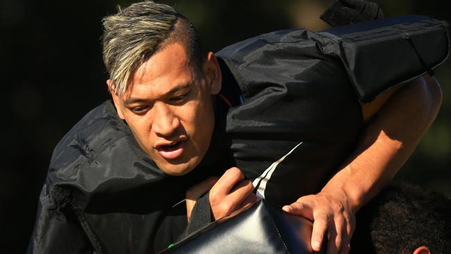 Israel Folau’s new haircut bears a resemblance to Neymar’s.