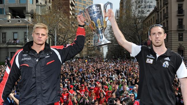 24/09/2010 SPORT: AFL Grand Final Parade. Captains Nick Riewoldt and Nick Maxwell hold up the cup.