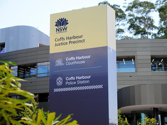 Opening of the new Court House, Justice Precint  in Coffs Harbour. Smoking ceremoney, Andrew Fraser MP,Mark Flanders, David Carriage [smoker], Ms Cassandra Banks, The Hon. Brad Hazzard MP.28 January 2015.Photo Leigh Jensen / Coffs Coast Advocate