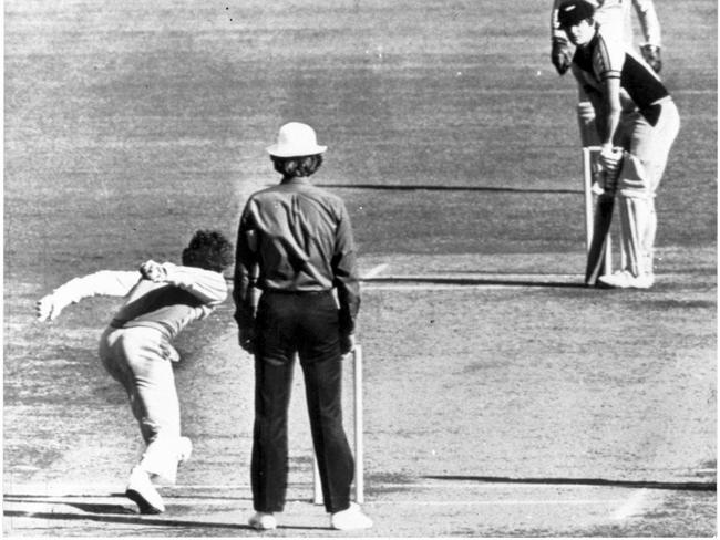 Trevor Chappell bowls underarm