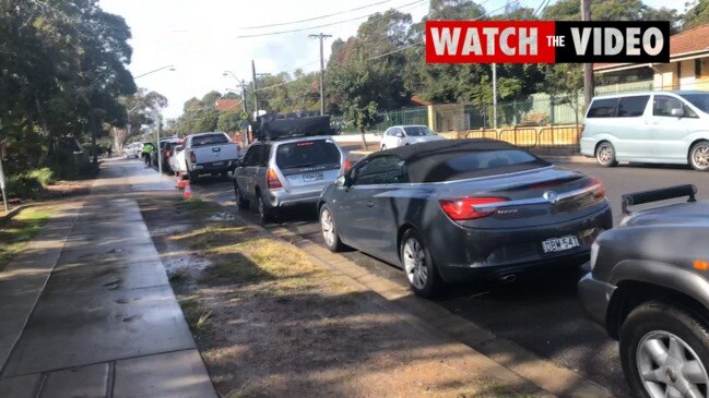 Huge queue for the Sutherland COVID-19 drive-through clinic