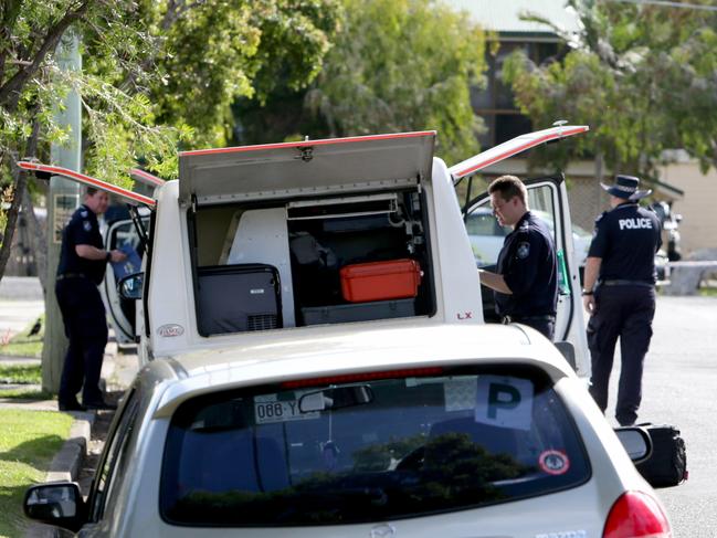 Police attend Homicide in Ronald St Wynnum, on Wednesday, January 6, 2021 - Photo Steve Pohlner