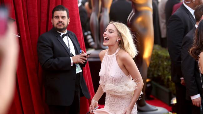 LOS ANGELES, CA - JANUARY 21:  Actor Margot Robbie attends the 24th Annual Screen ActorsÂ Guild Awards at The Shrine Auditorium on January 21, 2018 in Los Angeles, California.  (Photo by David McNew/Getty Images)