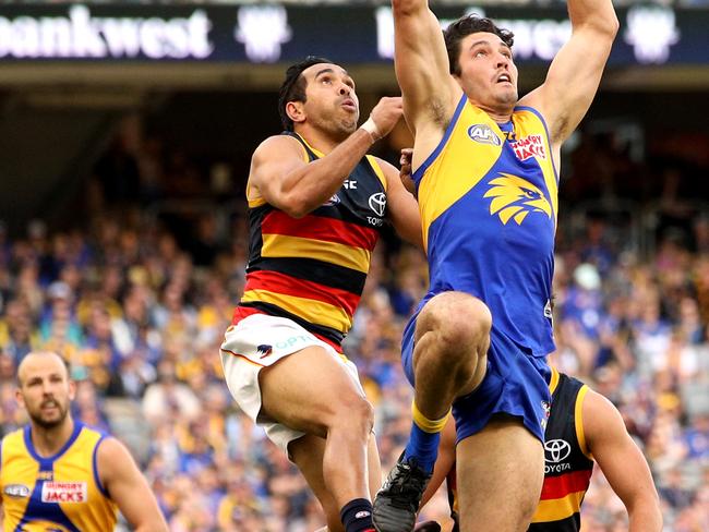 Eddie Betts was forced to compete against bigger opponents. Pic: AAP