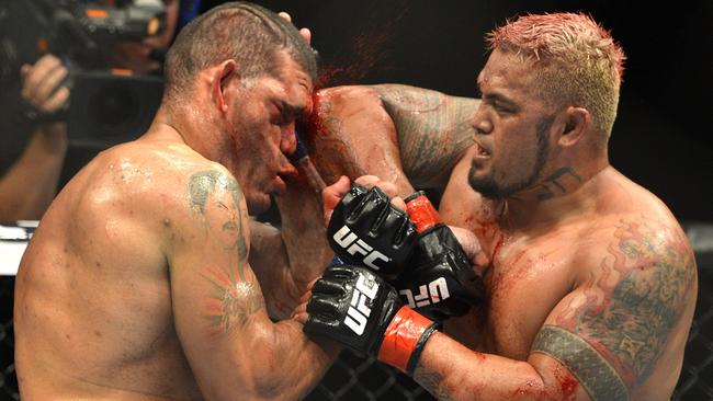 Mark Hunt would not be fined for a move like this against Paul Gallen. Picture: Getty Images