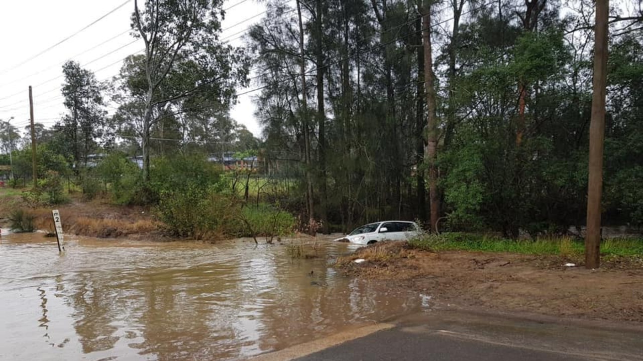 Rouse Hill: Another vehicle trapped on notorious Rouse Rd | Daily Telegraph