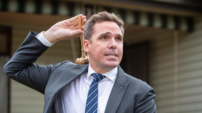 Auctioneer Toby Llewellyn brings down the gavel on the sale. Picture: Julian Andrews