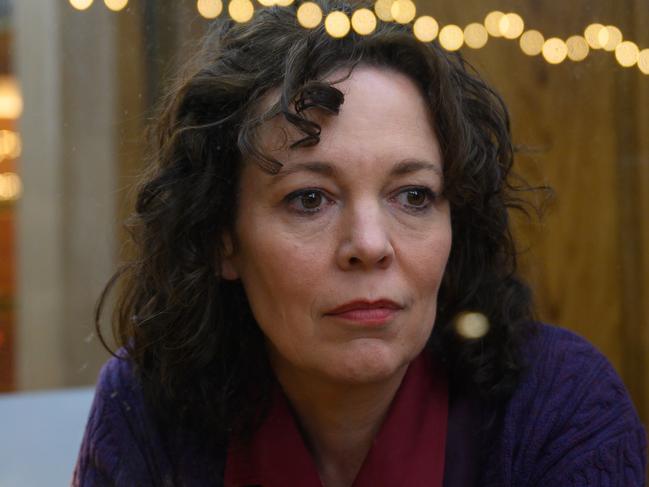 Olivia Colman in EMPIRE OF LIGHT. Photo by Parisa Taghizadeh, Courtesy of Searchlight Pictures. © 2022 20th Century Studios All Rights Reserved.