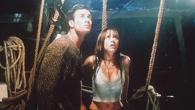Freddie Prince Jr and Jennifer Love Hewitt in I Know What You Did Last Summer.