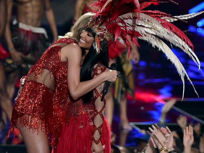 Making up? ... Taylor Swift and Nicki Minaj perform onstage during the 2015 MTV Video Music Awards. Picture: Getty