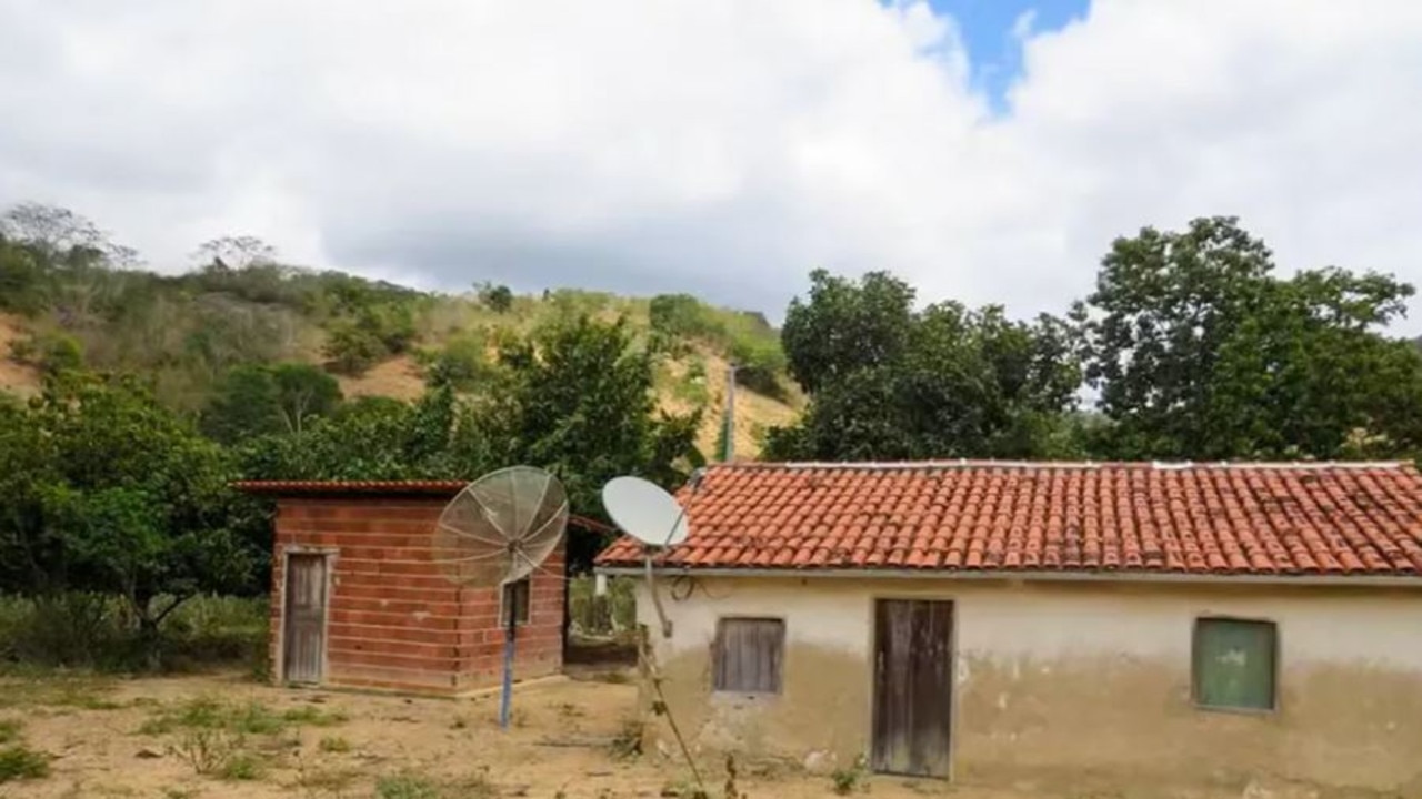 The suspect’s house in Novo Oriente de Minas, in Minas Gerais, Brazil. Picture: Newsflash