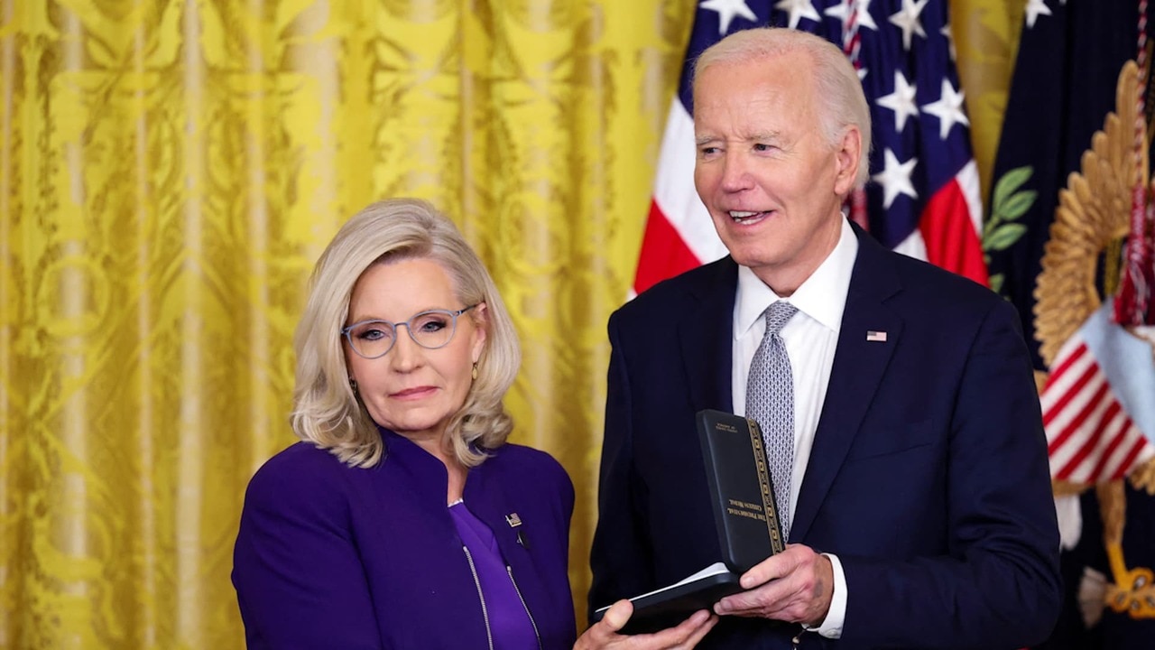 Biden Awards Presidential Citizens Medal to 20, Including Former Rep. Liz Cheney