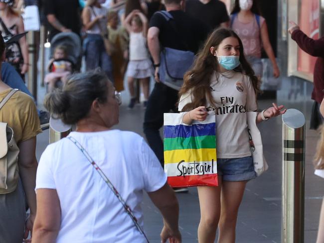 MELBOURNE, AUSTRALIA- NewsWire Photos JANUARY 22, 2021. Shopping in the Bourke street mall in Melbourne ahead of the retail trade figures: Picture: NCA NewsWire/ David Crosling