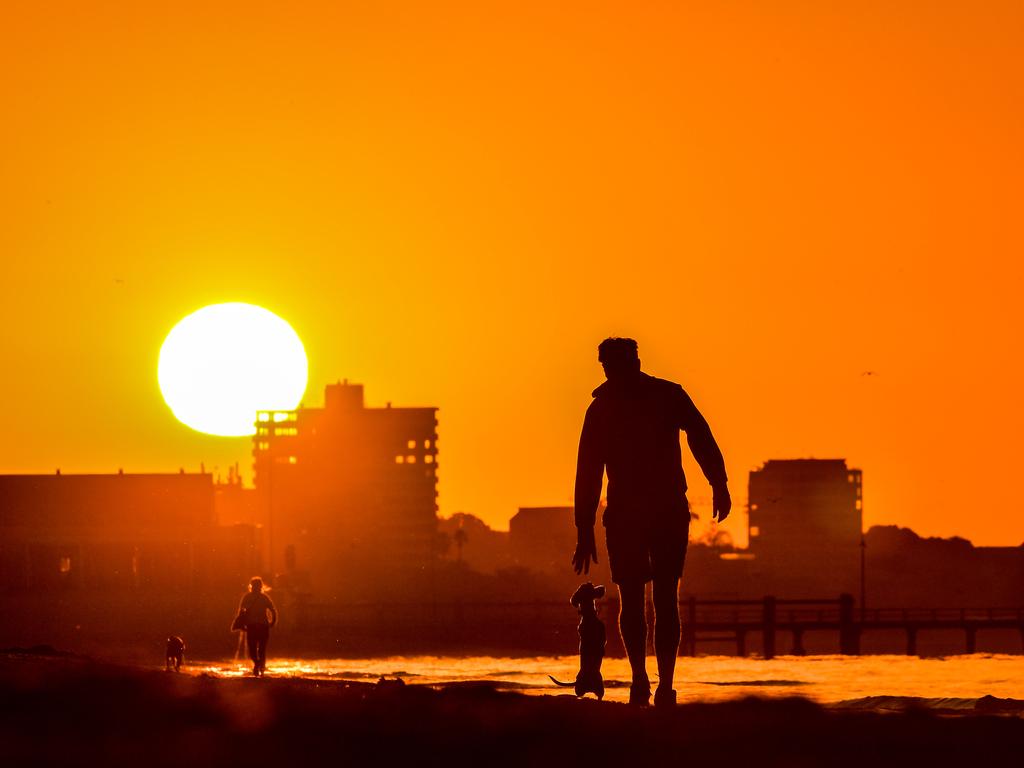 Melbourne weather Summer not over yet, higher temperatures on the way