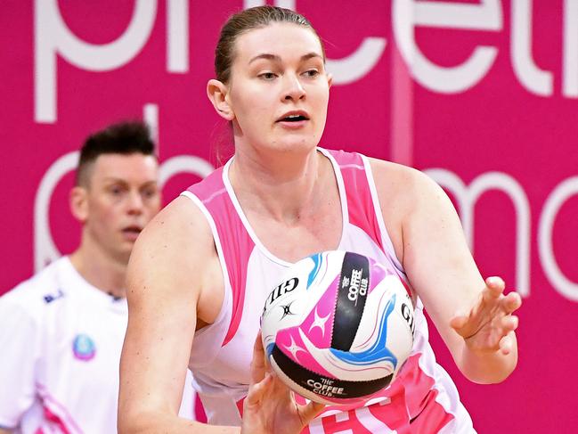 26/06/16 - Thunderbirds v Tactix at Netball SA Stadium in Mile End. Thunderbirds Kristina Brice. Photo Tom Huntley