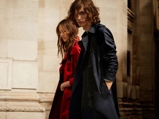 Burberry trench outlet coat red