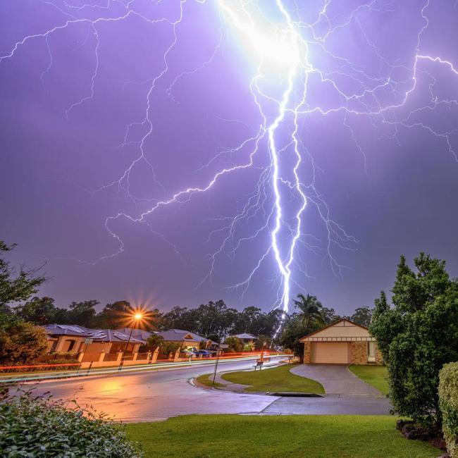 Lightning in Brisbane on Novenber 14. Photo: Higgins Storm Chasing.