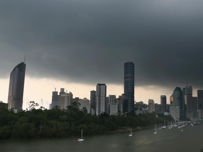 Storm clouds form over Brisbane.Sunday 17th November 2019 (AAP Image - Richard Waugh