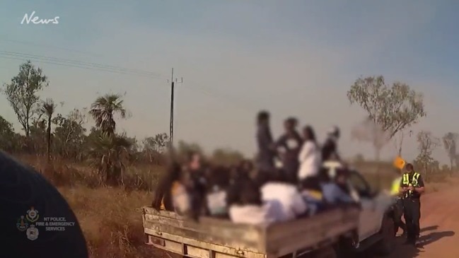 NT Police find 33 people in the tray of a ute