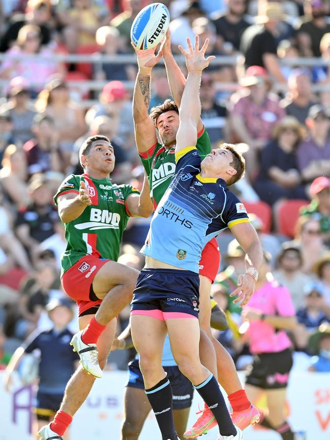 BRISBANE, AUSTRALIA - OCTOBER 10: Jesse Arthars of the Seagulls and Jacob Gagan of the Devils compete for the ball during the 2021 QRL Intrust Super Cup Grand Final match between the Norths Devils and the Wynnum-Manly Seagulls at Moreton Daily Stadium on October 10, 2021, in Brisbane, Australia. (Photo by Bradley Kanaris/Getty Images)