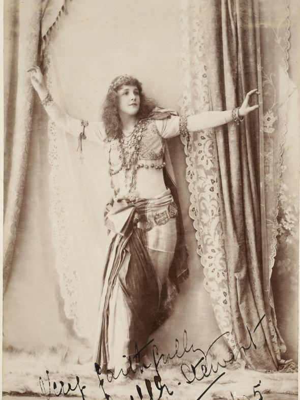 Nellie Stewart as Mamzelle Nitouche in 1895.