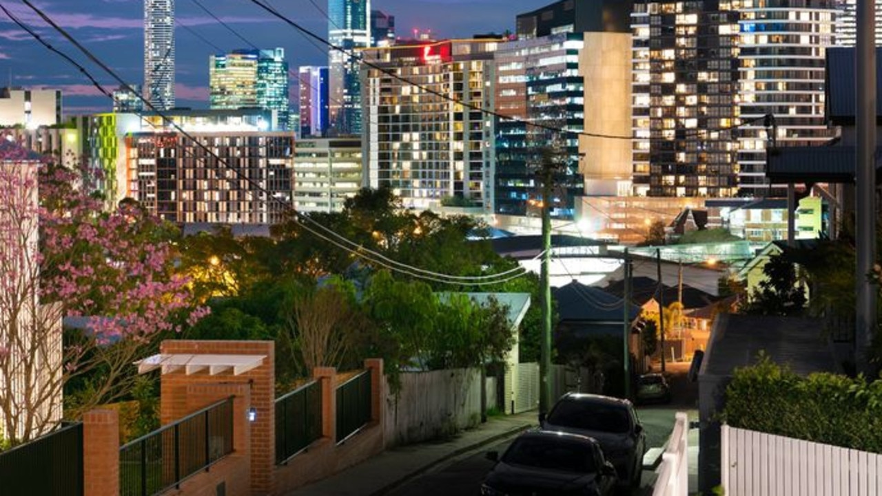 Brisbane’s Highgate Hill’s location has plenty to offer renters.