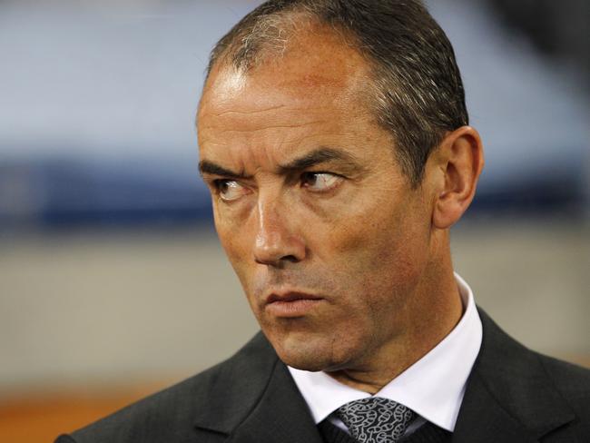 Cameroon head coach Paul Le Guen watches the preparations for their 2010 FIFA World Cup group E match against the Netherlands in Cape Town, South Africa, 24/06/2010.