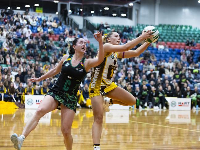 Hawk Ellie Marshall jostles for possession. Picture: Minch Media