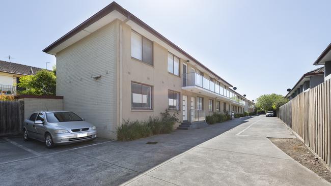 This one-bedroom unit at <a href="https://www.realestate.com.au/property-unit-vic-west+footscray-437730584">15/707 Barkly St, West Footscray </a>is for rent for $370 a week, listed with Barry Plant Yarraville.