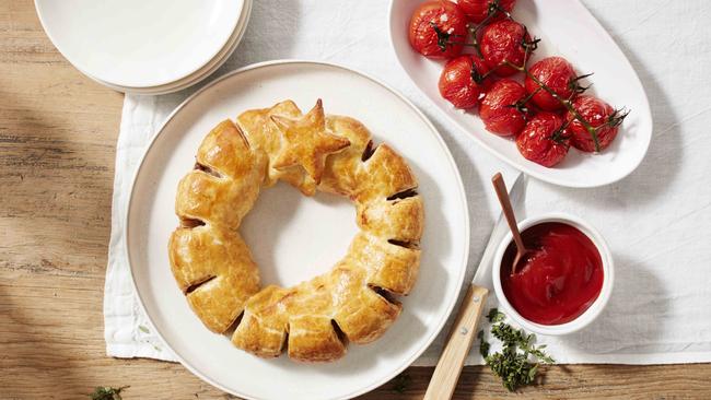 Have a very Aussie Xmas ... Coles’ sausage roll ‘wreath’ Picture: Supplied/Coles