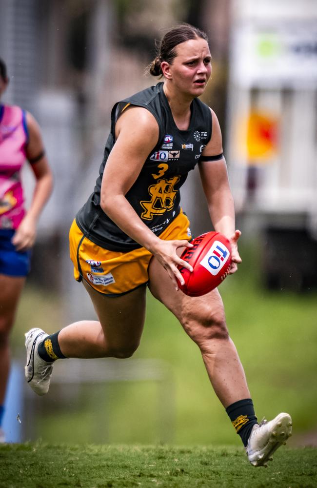 Danielle Ponter playing for St Mary's in the 2023-24 NTFL season. Picture: Patch Clapp / AFLNT Media