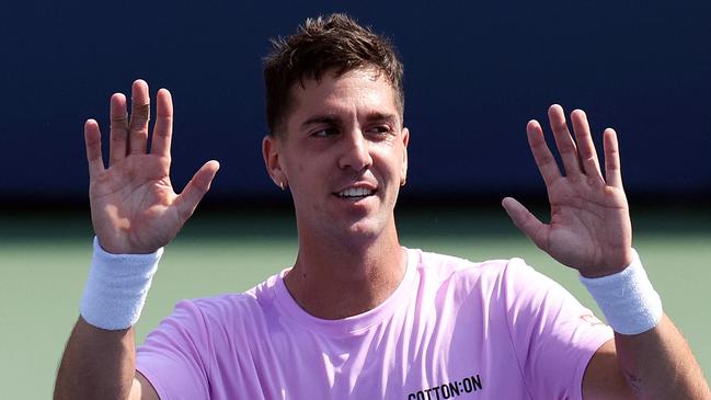 NEW YORK, NEW YORK - AUGUST 27: Thanasi Kokkinakis of Australia reacts against Stefanos Tsitsipas of Greece during their Men's Singles First Round match on Day Two of the 2024 US Open at the USTA Billie Jean King National Tennis Center on August 27, 2024 in the Flushing neighborhood of the Queens borough of New York City.   Luke Hales/Getty Images/AFP (Photo by Luke Hales / GETTY IMAGES NORTH AMERICA / Getty Images via AFP)