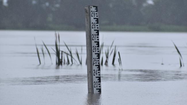 The Clarence River exceeded the 2.1m minor flood level at Grafton in the early afternoon on Wednesday, 16th December, 2020. Photo Bill North / The Daily Examiner